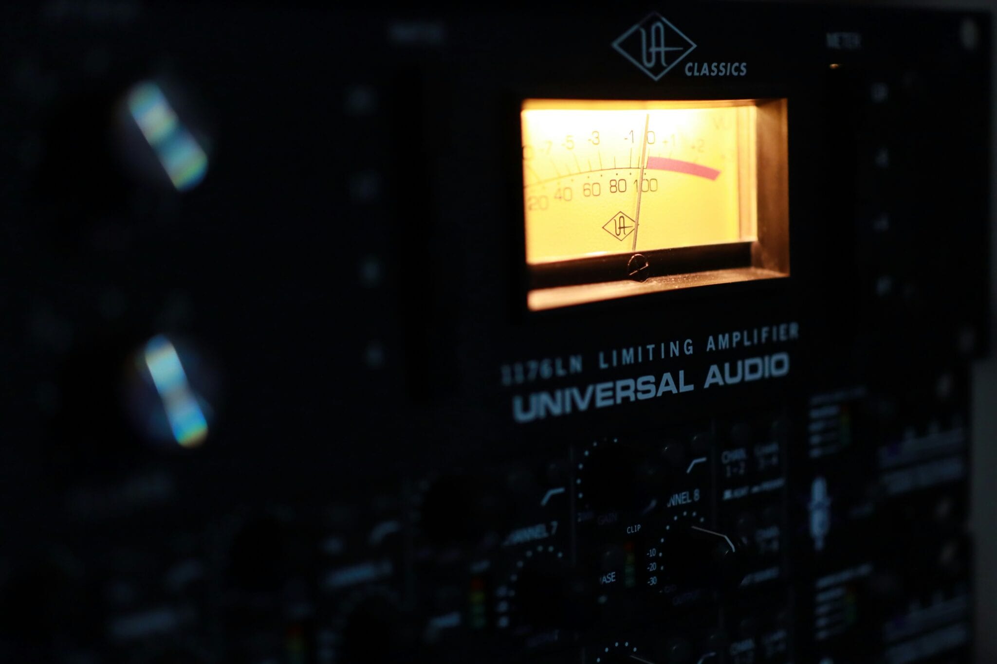 Why Mix Engineers Use Audio Compression: The Real Reasons